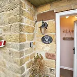 Host & - View Point Apartment Hinderwell