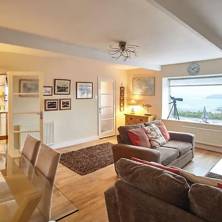 Host & - View Point Apartment Hinderwell