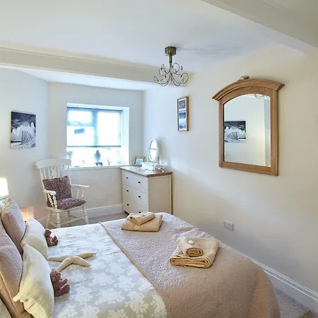 Host & - View Point Apartment Hinderwell